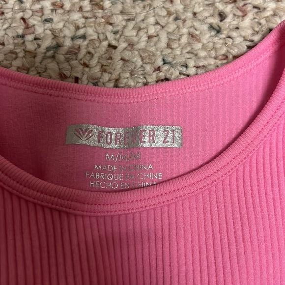 Pink top - Picture 3 of 3